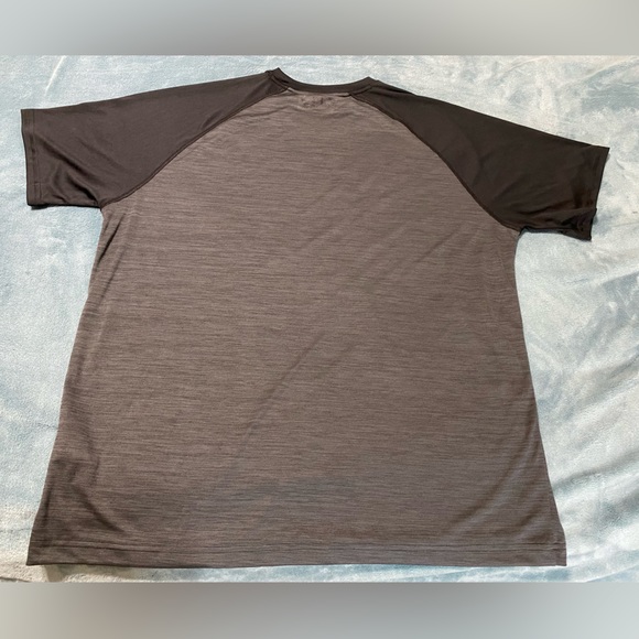 Men’s Under Armor Tshirt - Picture 4 of 5